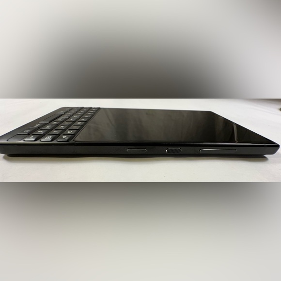 BlackBerry Key2 - Picture 3 of 6